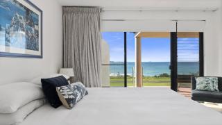 Villa Provence - Stunning Views, Walk to resorts. 5 Bed 3 Bath - Coffs Harbour - 1