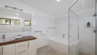 The Cowrie House - Valla Beach - 7
