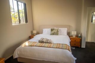 Villa with Pool in Browns Bay - Auckland - 6