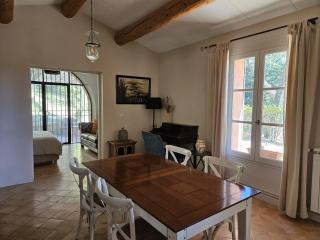 La Petite Yolande - 1