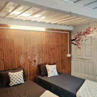 Seasons Homestay - 1