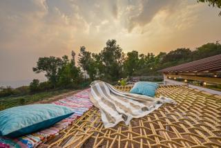 Lifeline Villas -Flamingo Luxurious Valley View 2BHK Infinity Pool Villa Panchgani With Huge Open Space - 7