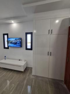 Studio and Private Pool - 8