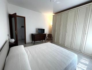 Bilocale con parcheggio privato vicino la stazione - Levanto - 2