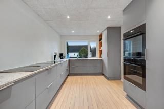Large 30-Person Holiday Home With Pool And Spacious Activity Room - 5000 - 2