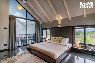 StayVista at The Rainfield Villa with Gazebo & Lawn - Nashik - 5