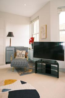 Spacious Duplex Flat West London for Families & Groups - 5