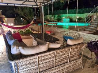 Villa Holiday Apartments - Bar - 6