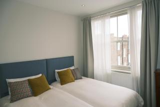 Spacious Duplex Flat West London for Families & Groups - 7
