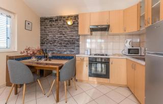 Amazing Apartment In Biograd Na Moru - Biograd na Moru - 6