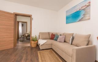 Nice Apartment In Biograd Na Moru - 7