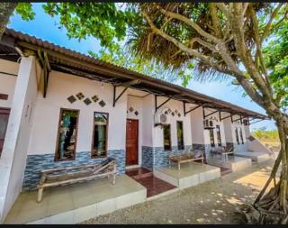 Cozy Villa & Resto - Ujunggenteng - 1