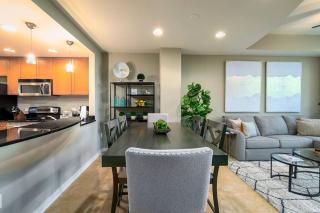 Stunning & Luxurious 2Bed 2Bath Open floor plan - Orlando - 7