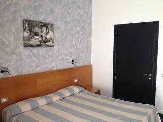 Sea Lion Hotel - 7