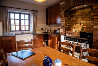 5 Star Romantic Rose Cottage with Roll-Top Bath - Lisburn - 9