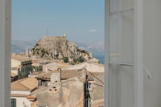 The Gramms Old Town Apartment - 6