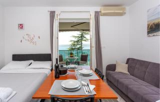 Amazing Apartment In Crikvenica - Crikvenica - 8