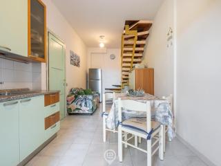 Relaxing Sunlit Getaway - 1