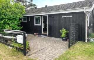 4 Bedroom Beautiful Home In Ebeltoft - 1