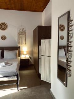 Moxy Paxos - Cozy Home - 4
