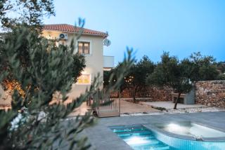 Villa Di Leon - Uniquely Designed Villa with Pool in a Picturesque Village near Famous Porto Limnionas, Offering Exceptional Hospitality By Villa Mana Gers - Agios Leon - 6