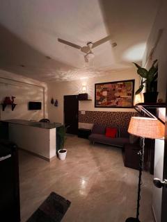TicAna Apartments with all amenities lake view & terrace garden Ac Kitchen wifi - Udaipur - 7