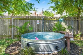 Spacious Cozy Home w Gym & Pool, Kid Friendly - 0