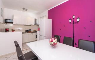 Awesome Apartment In Zaton Mali - Zaton - 5