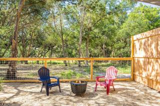 Spacious Resort with 2 Cabins on 3 Acres - Driftwood - 5