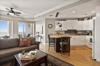 1405 Seacrest - Stunning Villa! With Access to beach, Pool, And Fitness Center - 0