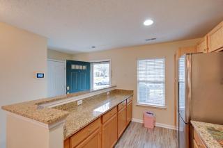 Central and Spacious Townhome in Greensboro! - Greensboro - 6