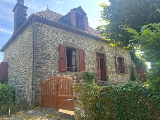 Maison Auvergnate à côté de Salers - 4 chambres - parking, garage - jardin - salle de jeux - Drugeac - 9