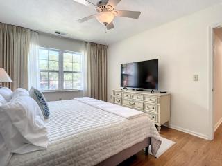 New Rental Quiet Tropical Oasis with Pool View - Coronado Cove - Edgewater - 7