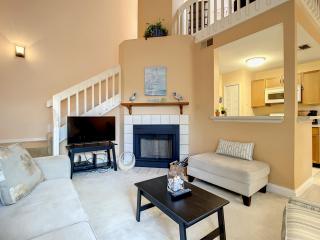 Sun Beach Club 861 Across from Beach Close to Pool Hot Tub Walk to shopping and dining - Edgewater - 4