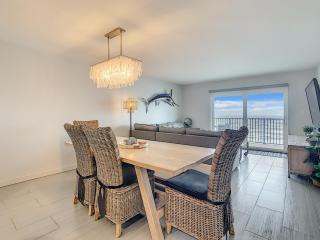 Beachfront with large private balcony ~ Shore Villa Condo - Edgewater - 2