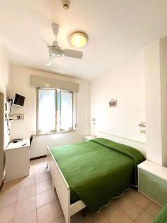 Hotel Dinarica - Marotta - 9