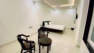 Hotel Giriraj Palace - 9