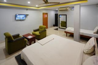 Hotel Sai Golden Rooms Deluxe - Tirupati - 9