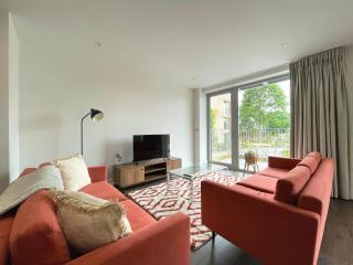 Elegant 2BR Apartment at Dukes Place - Nether Edge - 0