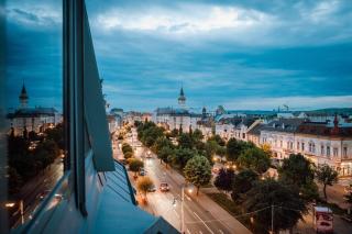 Plaza V Executive Hotel - 1