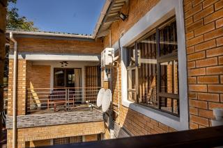 Amakhosi Hotel - Victoria Falls - 5