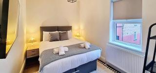 Stunning Luxury Spacious Holiday Home - 5 Bedrooms - Rest & Recharge in Manchester - Manchester - 3