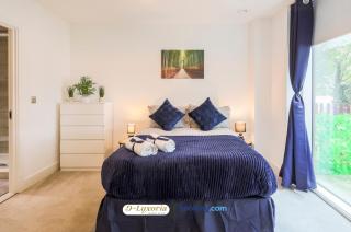 Stylish 2BR By DLuxoria Short Lets & Serviced Accommodation Greater London With Pet Friendly, Free WiFi & Free Parking - Londra - 5