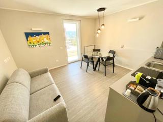 villa ipnotica - panoramic views plus exquisite pool - sleeps 7 - very stylish - 8