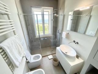 villa ipnotica - panoramic views plus exquisite pool - sleeps 7 - very stylish - - 5