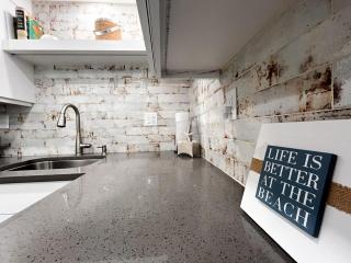 Pelican Inlet D228 - 5