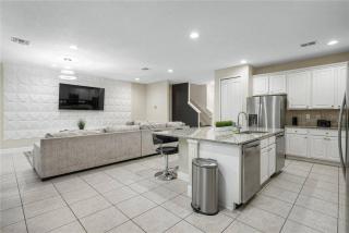 Dream 10br Escape Poolside & Big-screen Bliss - Kissimmee - 0
