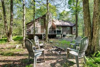 Deck, Fire Pit and Beach Access Big Bass Lake Home - Lehigh - 0