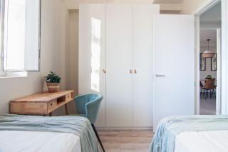 Live Like a Local in This Contemporary Duplex - Sevilla - 9
