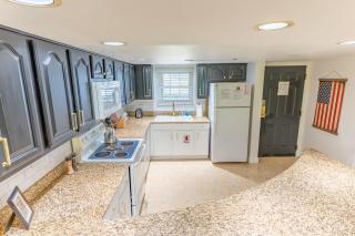 Luxurious Condo, Pool, Fireplace, Hiking - Gatlinburg - 4